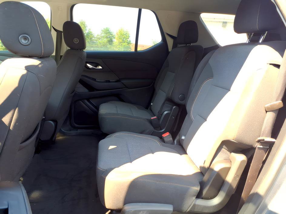Used 2020 Chevrolet Traverse LT FWD image 11