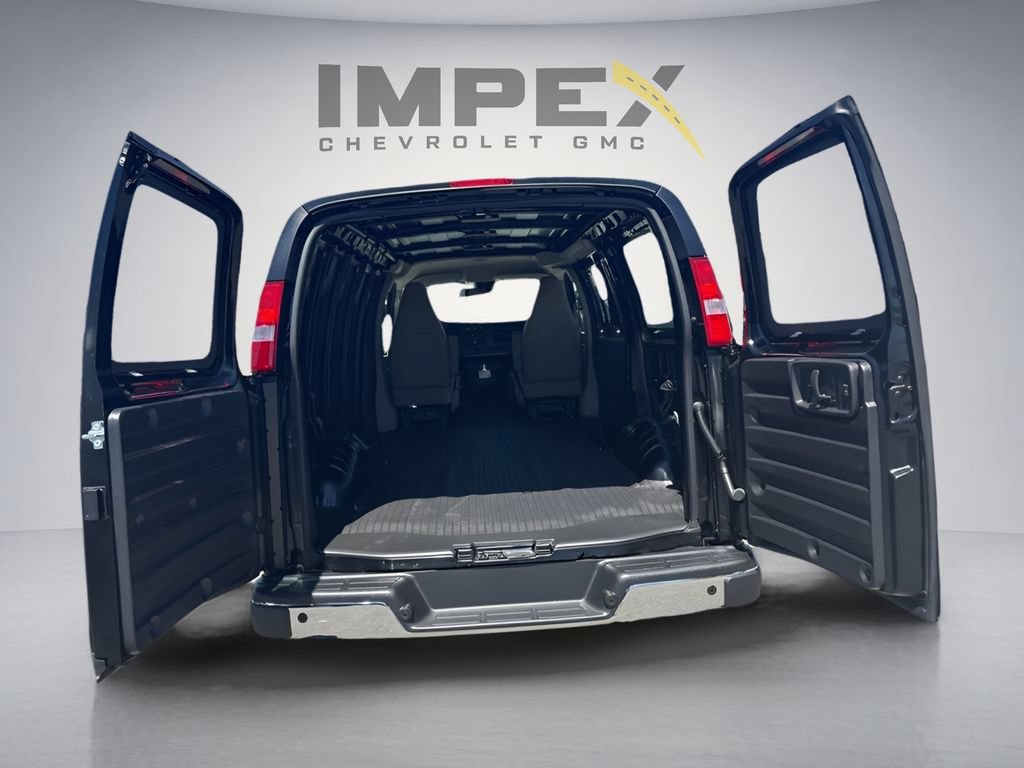New 2026 Chevrolet Express 2500 RWD image 23