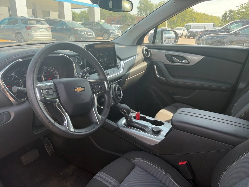 Used 2025 Chevrolet Blazer LT FWD image 14