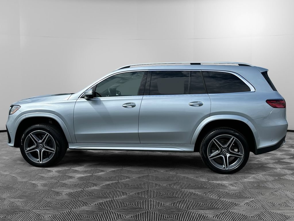 Used 2025 Mercedes-Benz GLS 450 4MATIC image 2