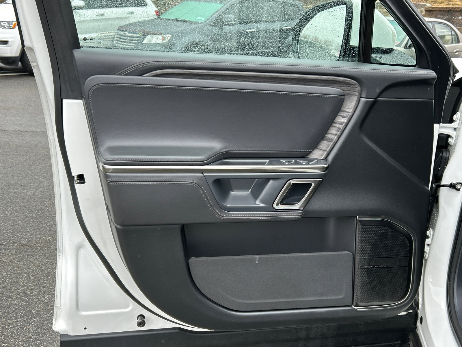 Used 2022 Rivian R1T Adventure AWD/4WD image 9