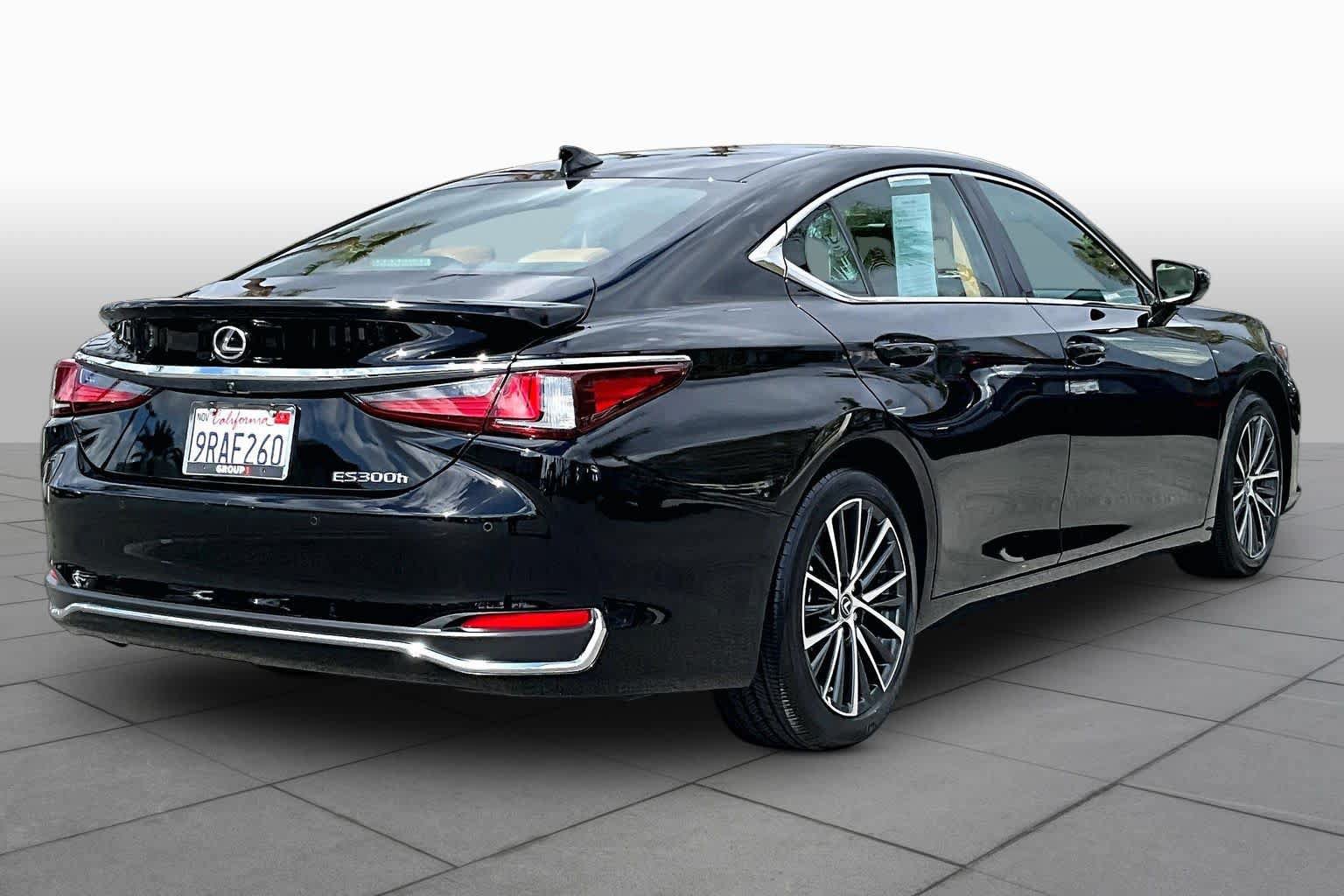 Used 2025 Lexus ES 300h w/ Premium Package FWD image 12