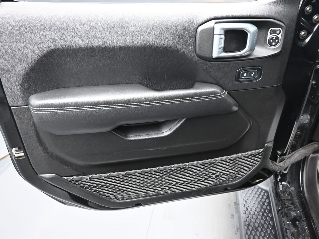 Certified 2022 Jeep Wrangler Unlimited Sahara image 9