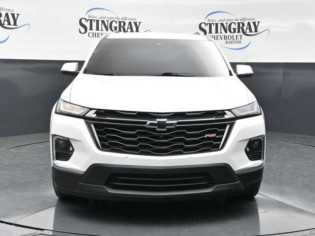 Used 2023 Chevrolet Traverse RS FWD image 2