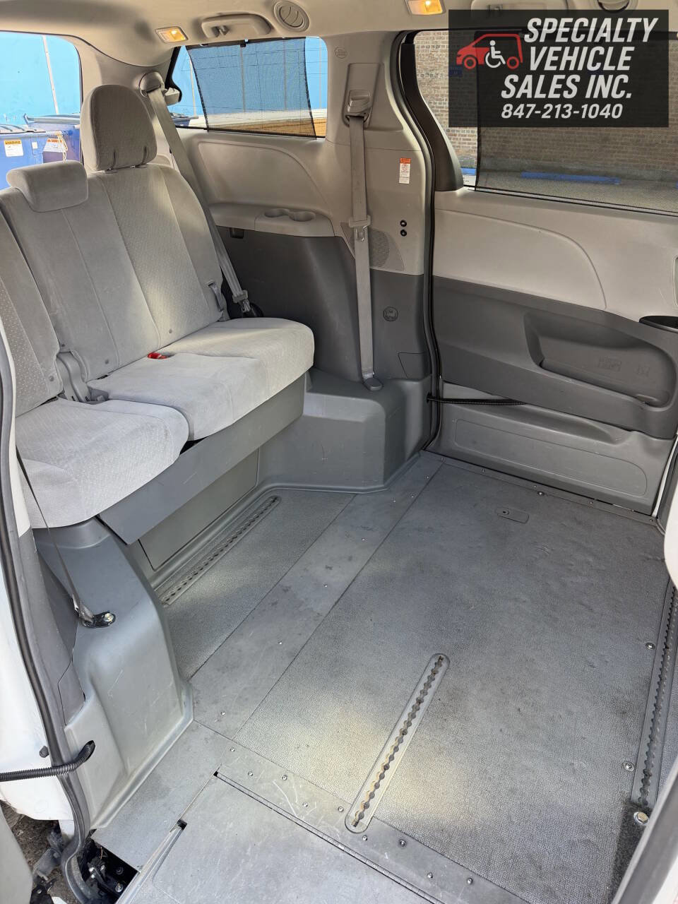 Used 2017 Toyota Sienna LE image 16