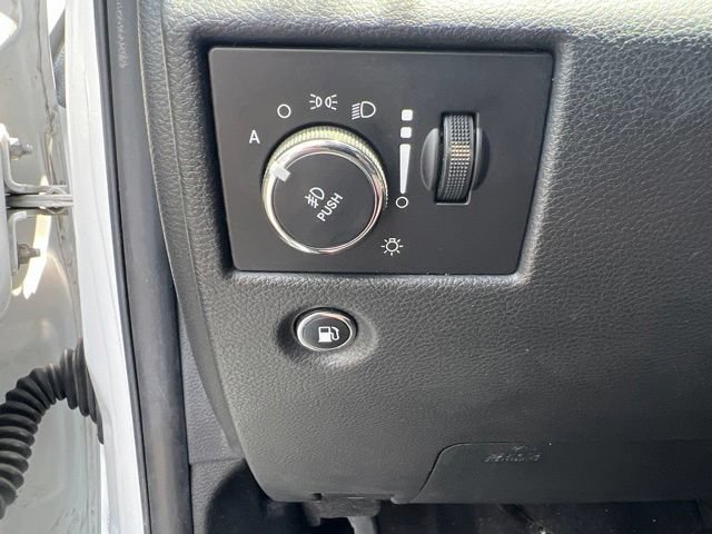Used 2017 Jeep Grand Cherokee Altitude AWD/4WD image 10