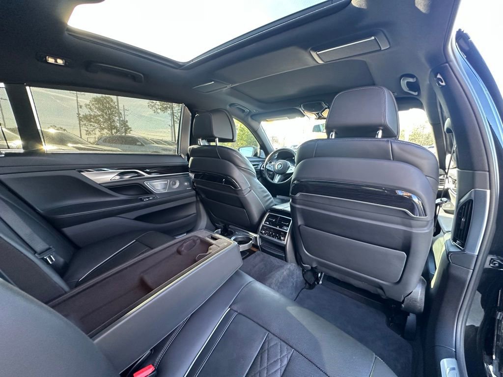 Used 2020 BMW 750i xDrive w/ Executive Package AWD/4WD image 29