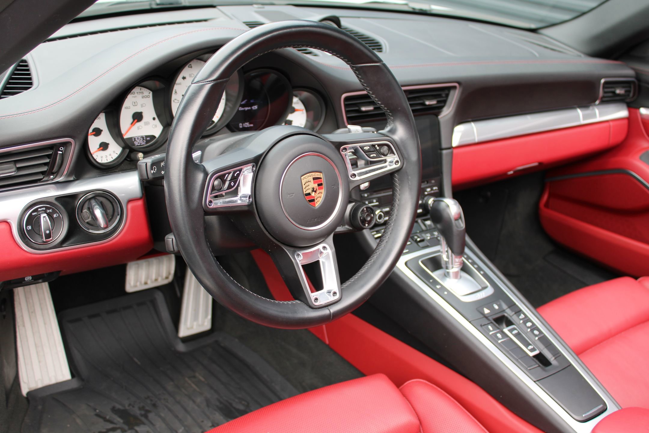 Used 2017 Porsche 911 Targa 4S image 4