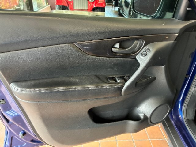 Used 2020 Nissan Rogue S AWD/4WD image 13