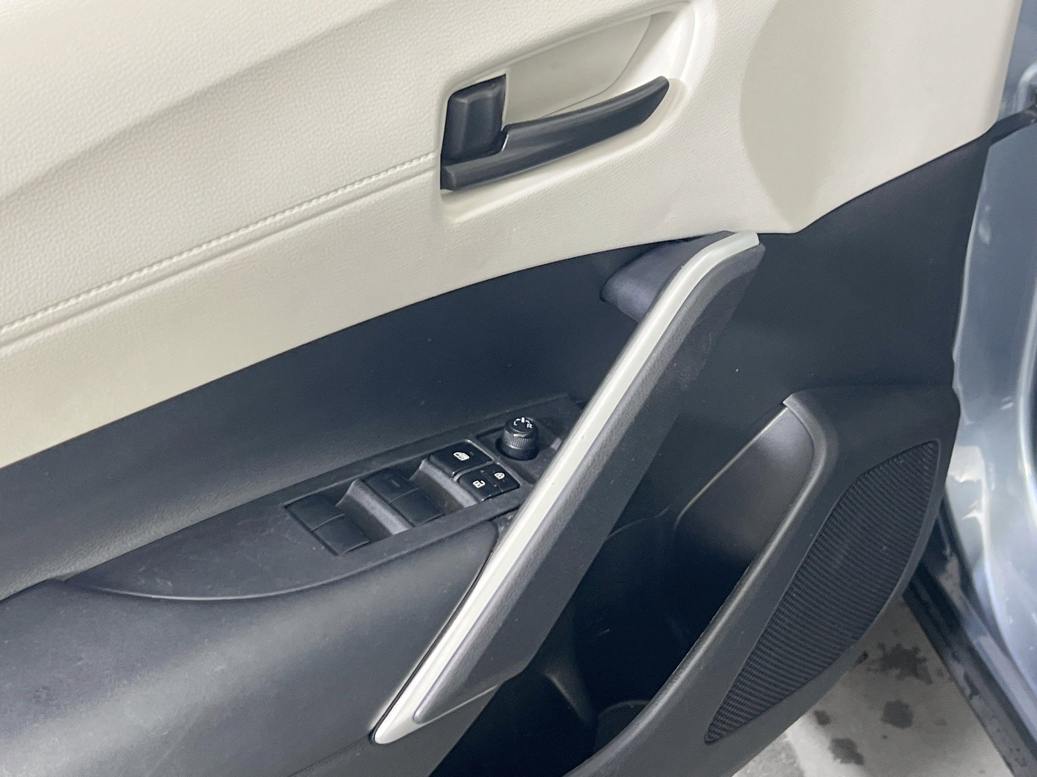 Used 2024 Toyota Corolla Cross L image 17