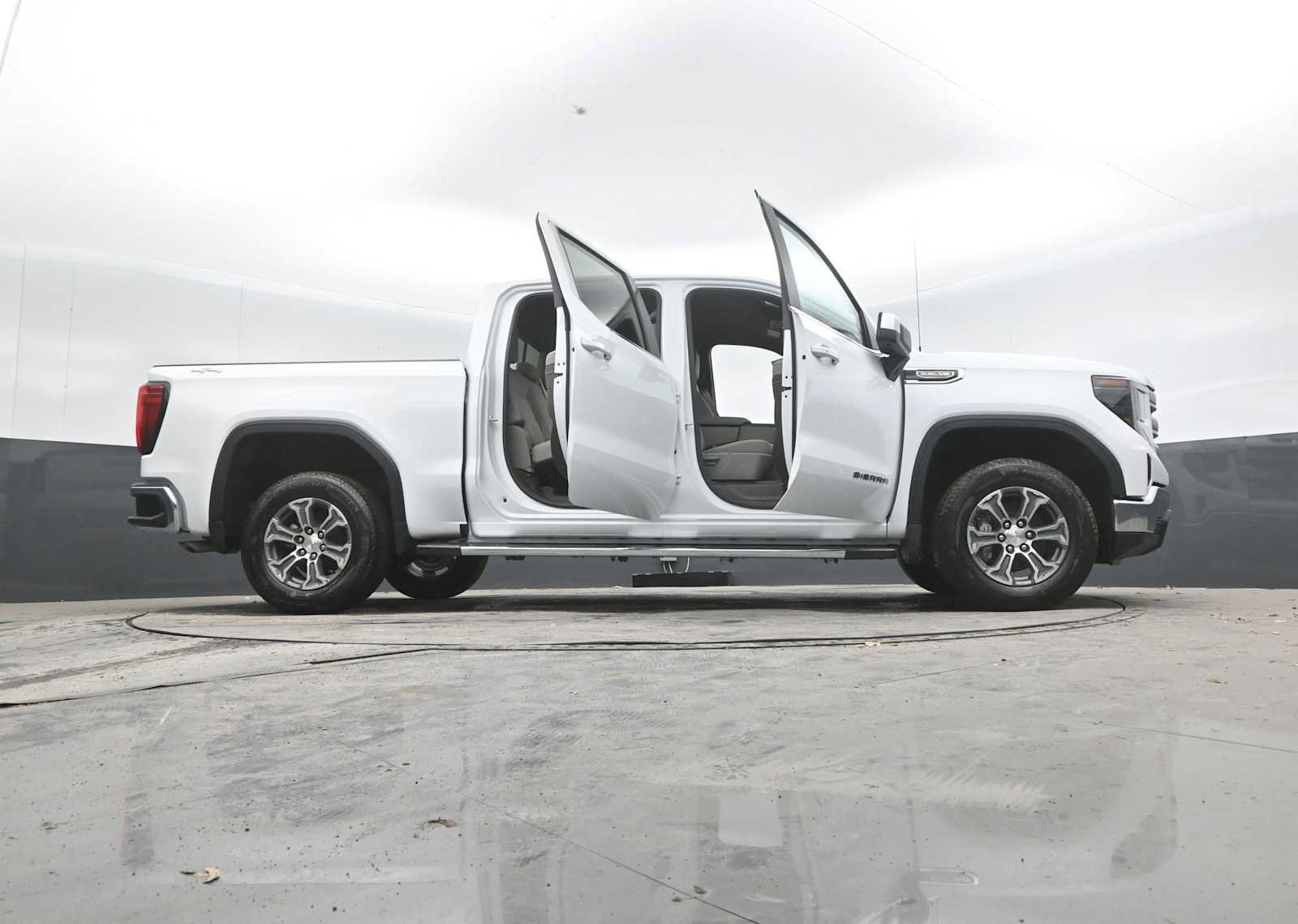 New 2026 GMC Sierra 1500 SLE w/ Preferred Package AWD/4WD image 54