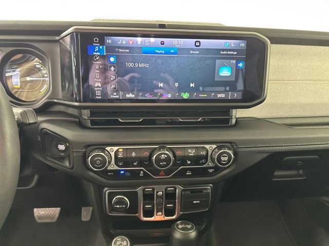 Used 2024 Jeep Wrangler Unlimited Sahara w/ Technology Group image 21