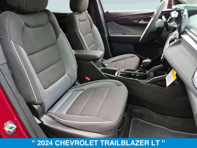 Used 2024 Chevrolet TrailBlazer LT w/ Driver Confidence Package AWD/4WD image 30