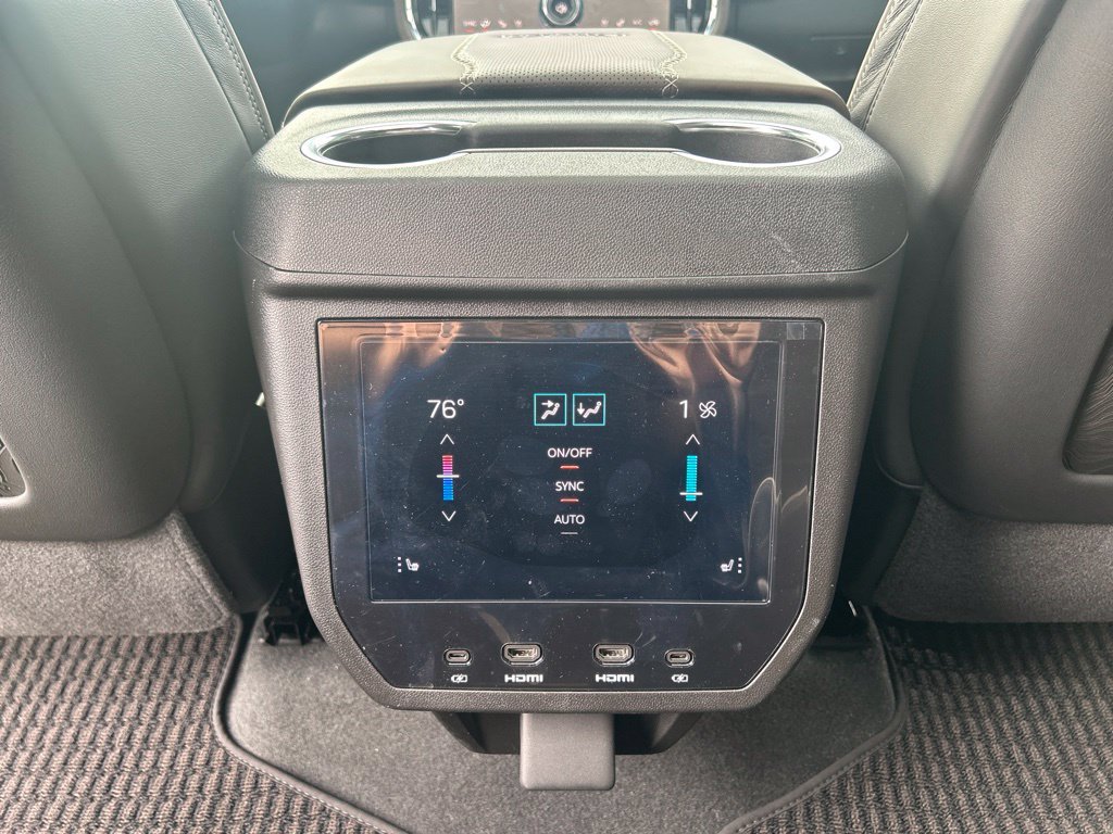 Used 2026 GMC Yukon Denali Ultimate AWD/4WD image 37