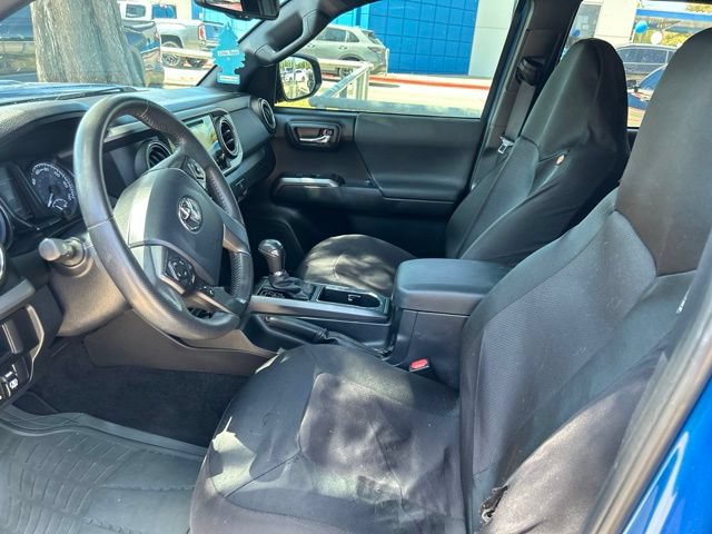 Used 2017 Toyota Tacoma TRD Sport w/ Tow Package RWD image 11