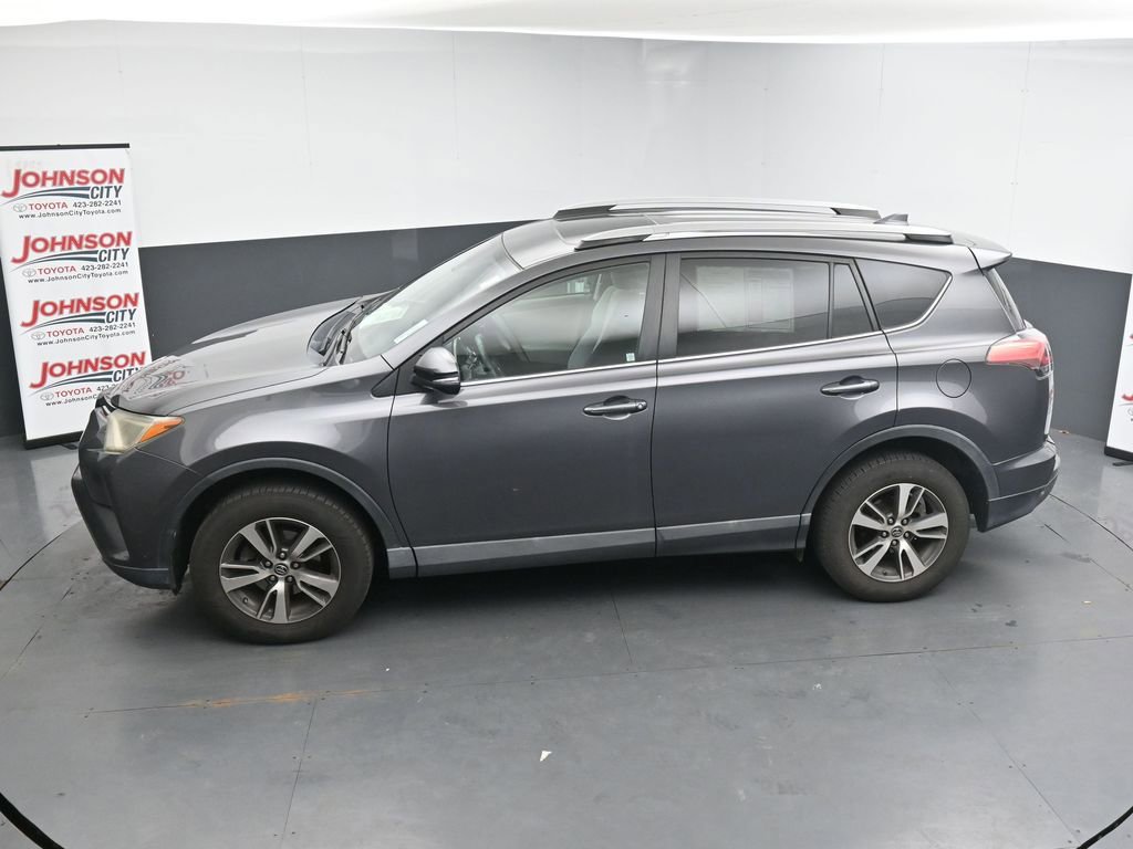 Used 2017 Toyota RAV4 XLE AWD/4WD image 13
