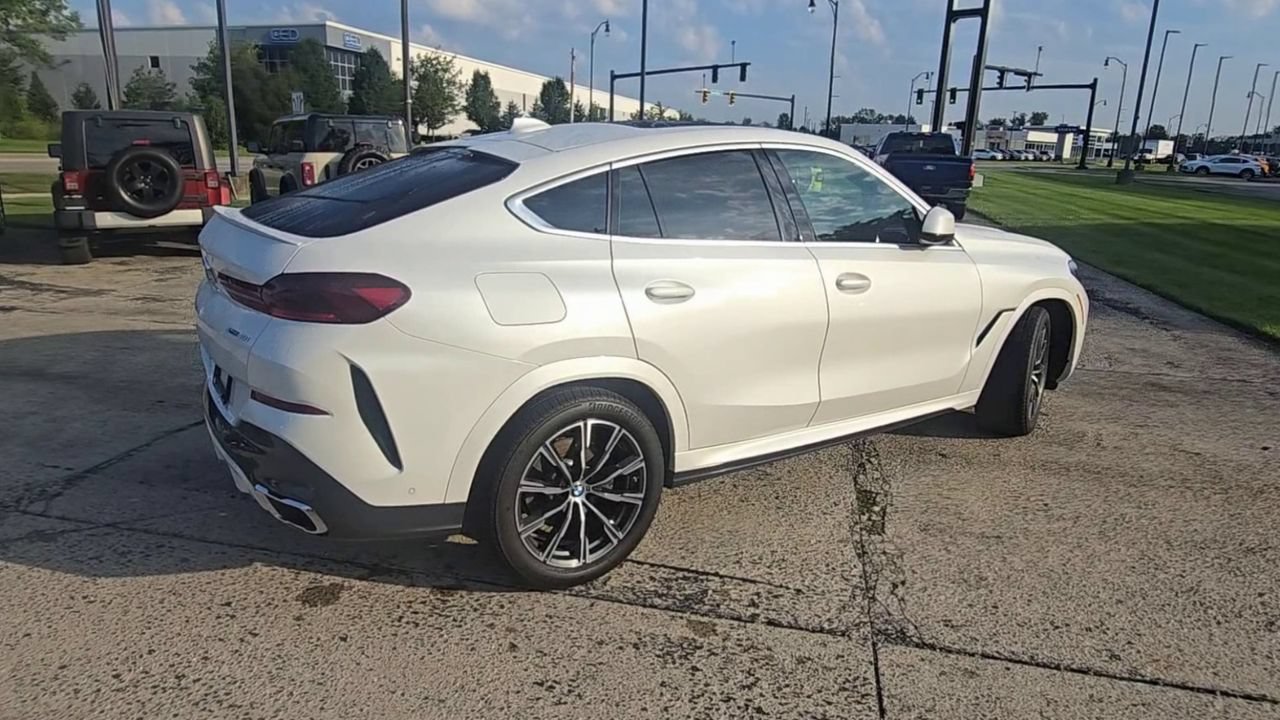 Used 2022 BMW X6 xDrive40i AWD/4WD image 9