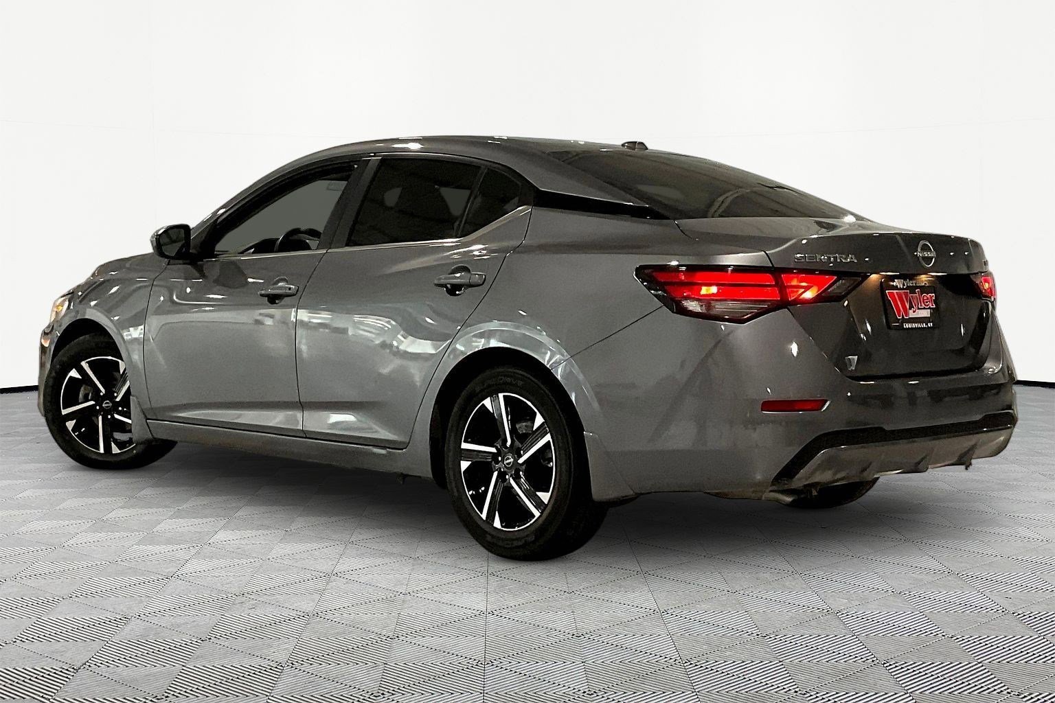 Used 2024 Nissan Sentra SV w/ All-Weather Package FWD image 4