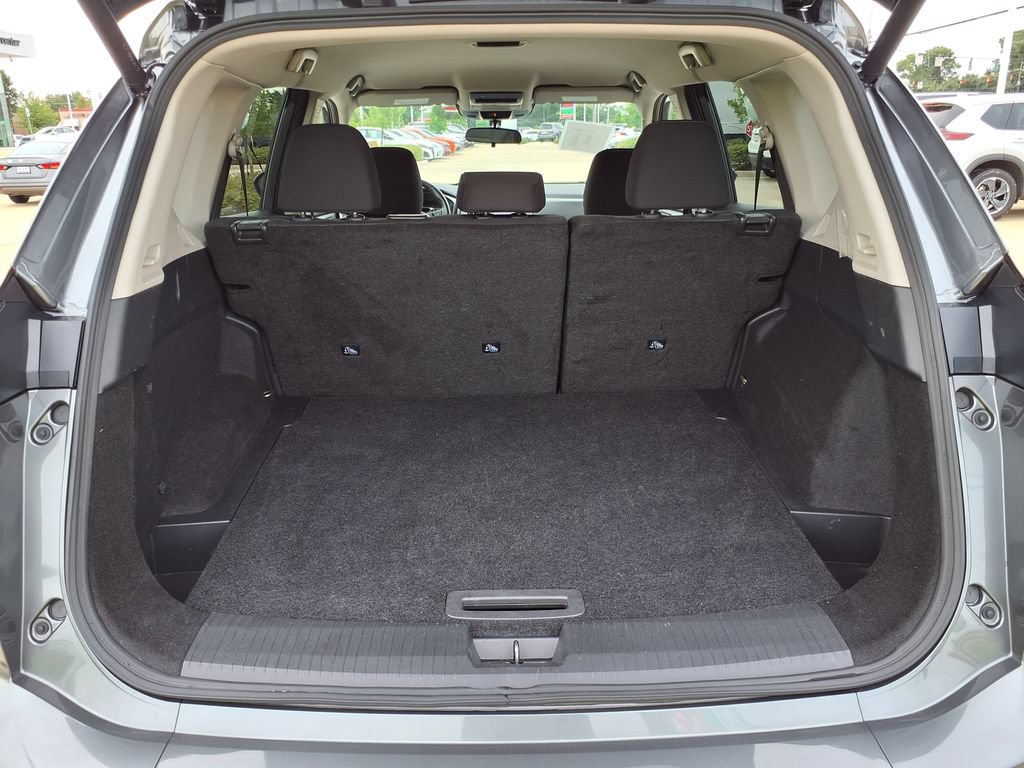 Used 2025 Nissan Rogue SV FWD image 23