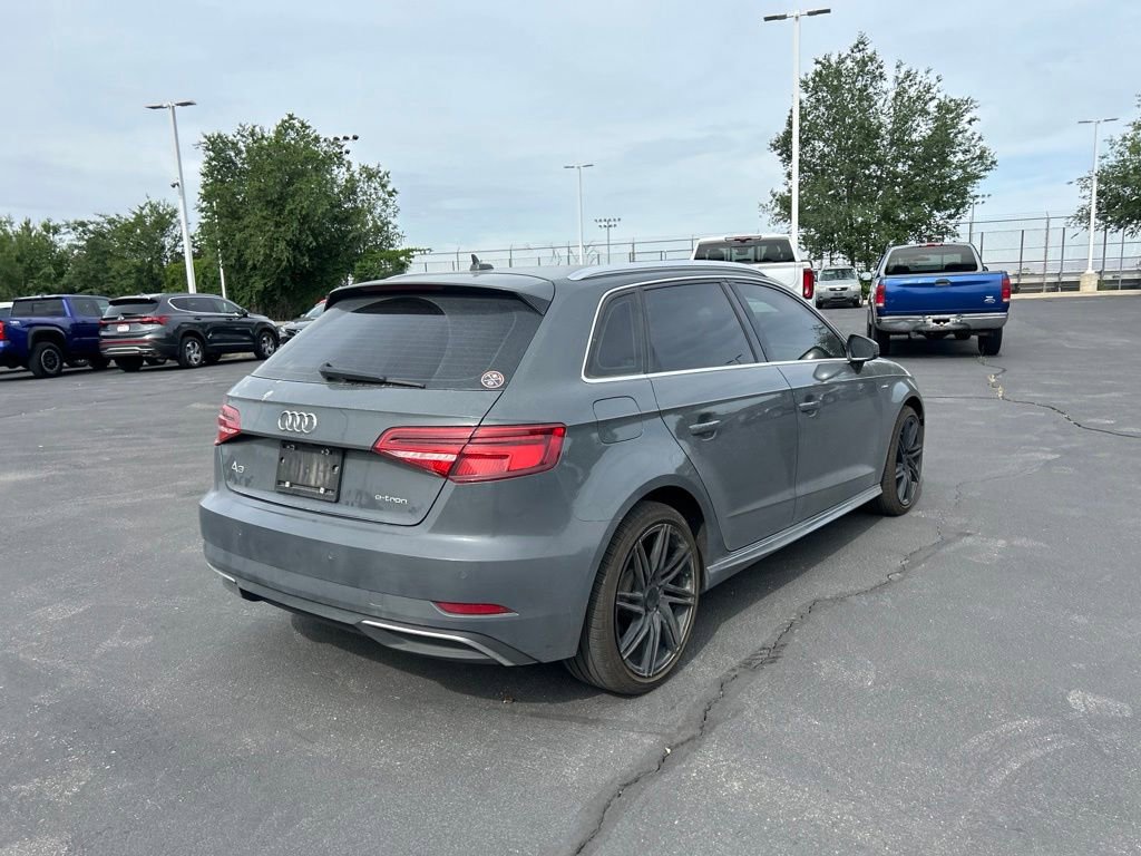 Used 2017 Audi A3 e-tron Premium Plus w/ Technology Package FWD image 4