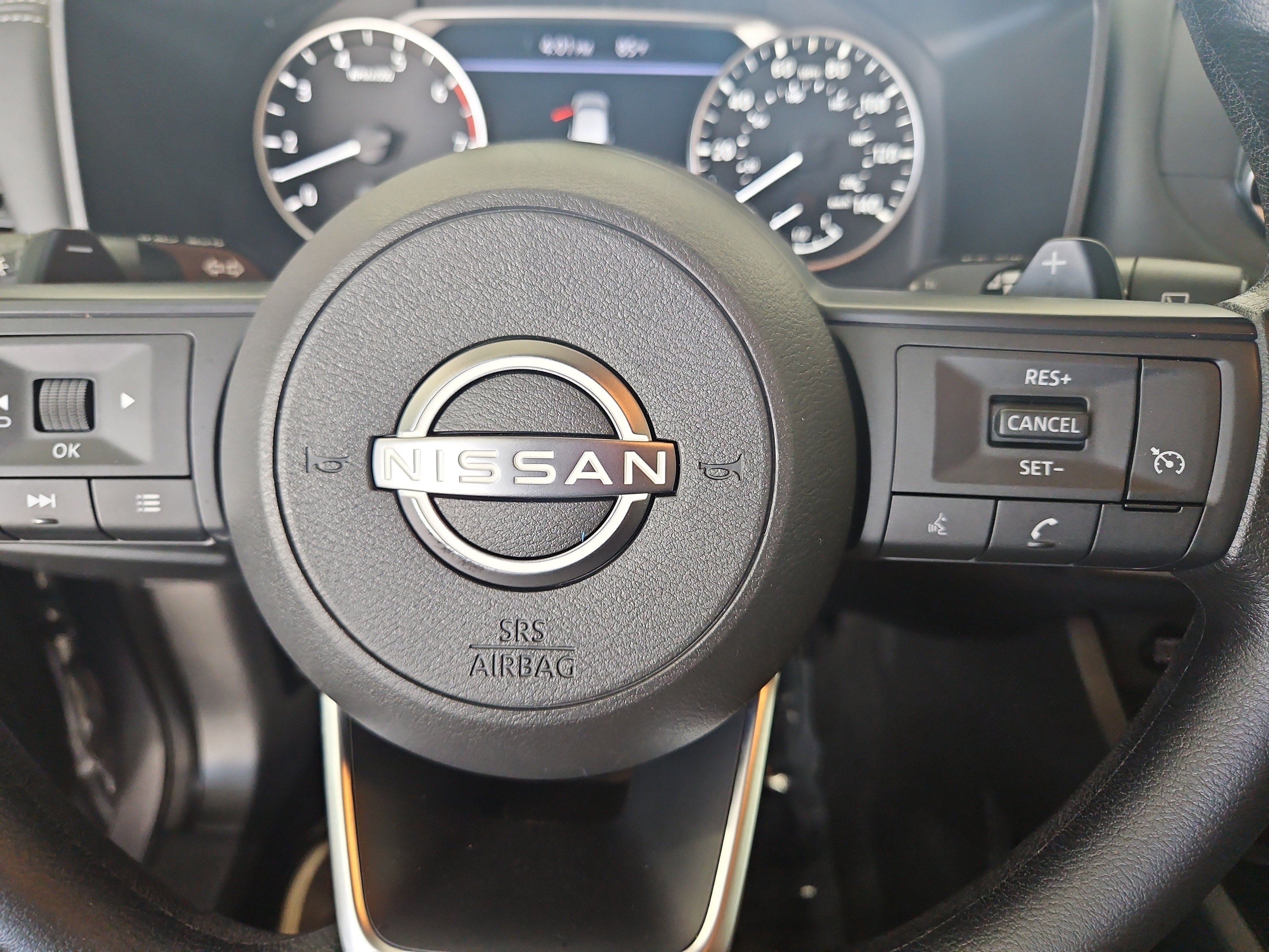 Used 2024 Nissan Rogue S image 15