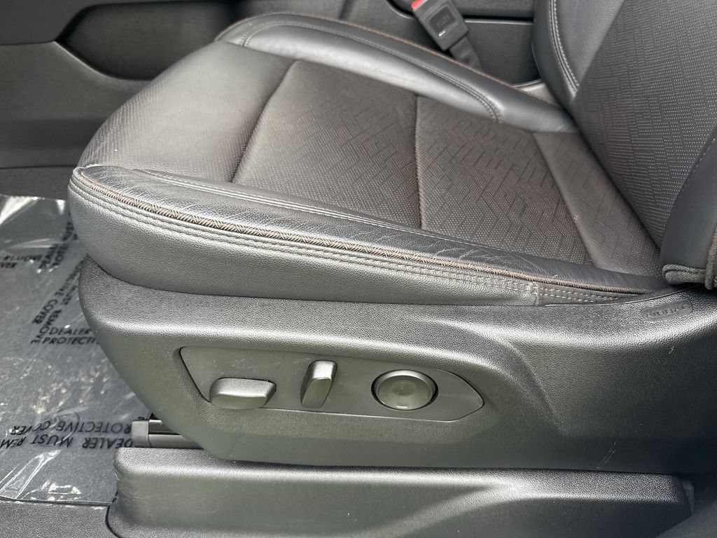 Used 2024 Chevrolet Tahoe High Country w/ Advanced Technology Package AWD/4WD image 12
