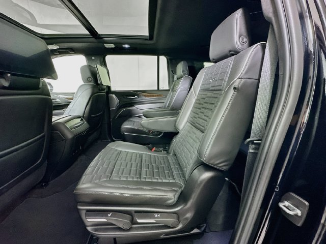 Certified 2024 Cadillac Escalade ESV Sport Platinum w/ LPO, ONYX Package AWD/4WD image 32