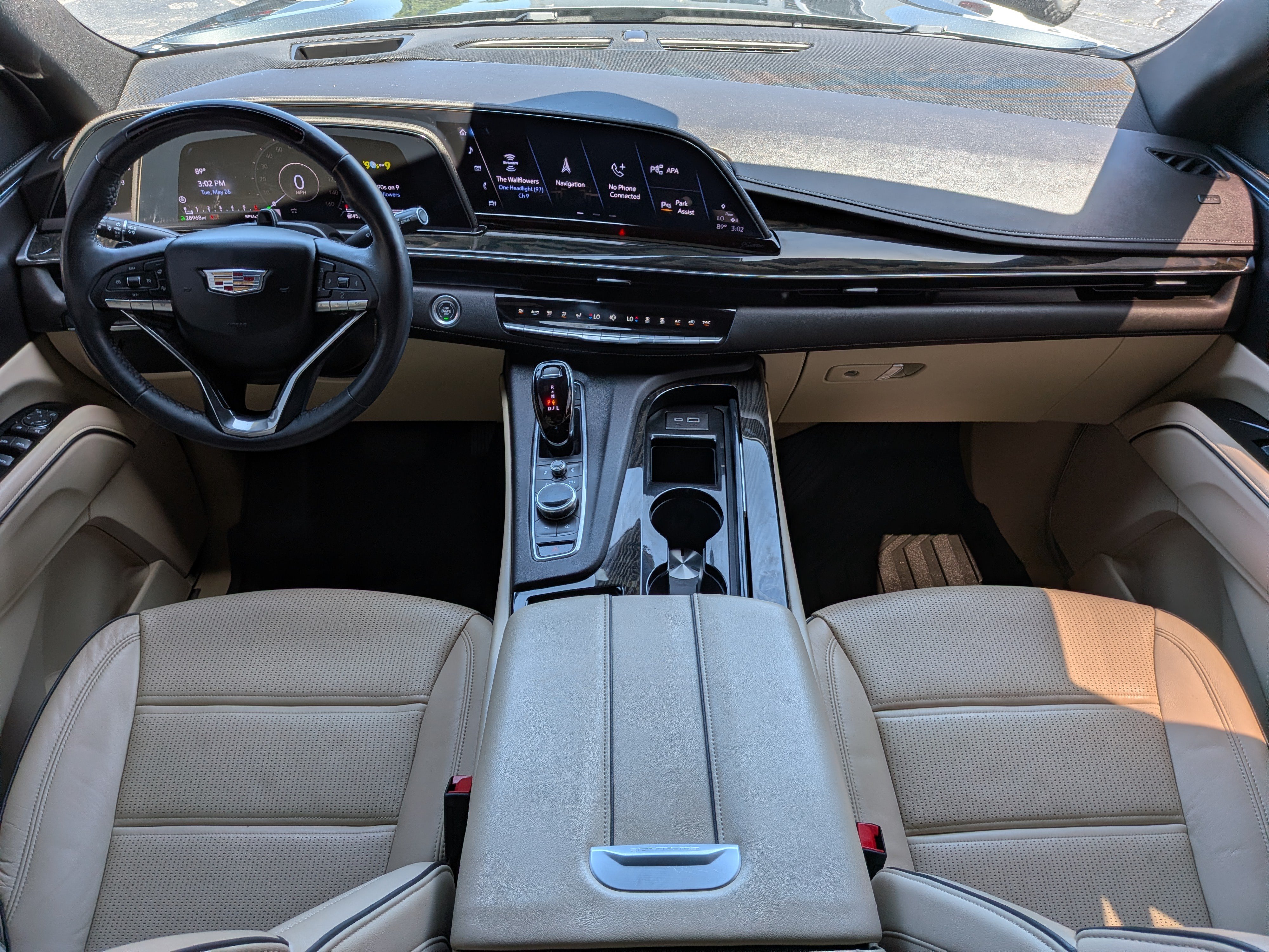 Certified 2024 Cadillac Escalade ESV Premium Luxury AWD/4WD image 14