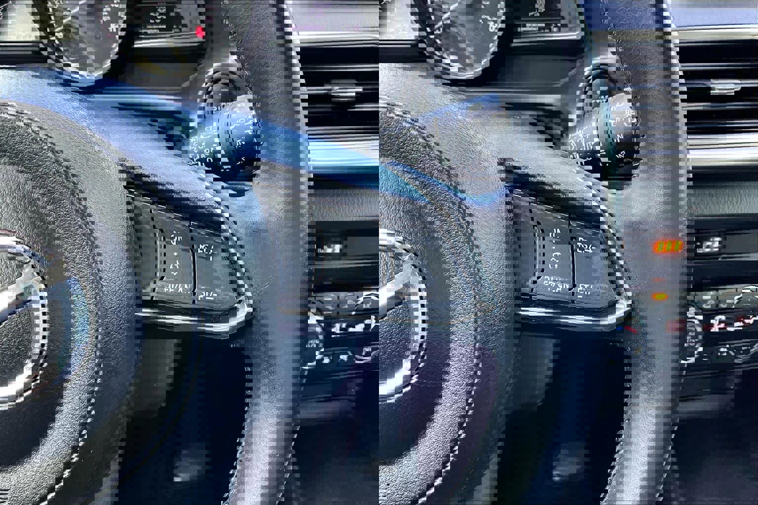 Used 2017 MAZDA MAZDA3 Touring image 25