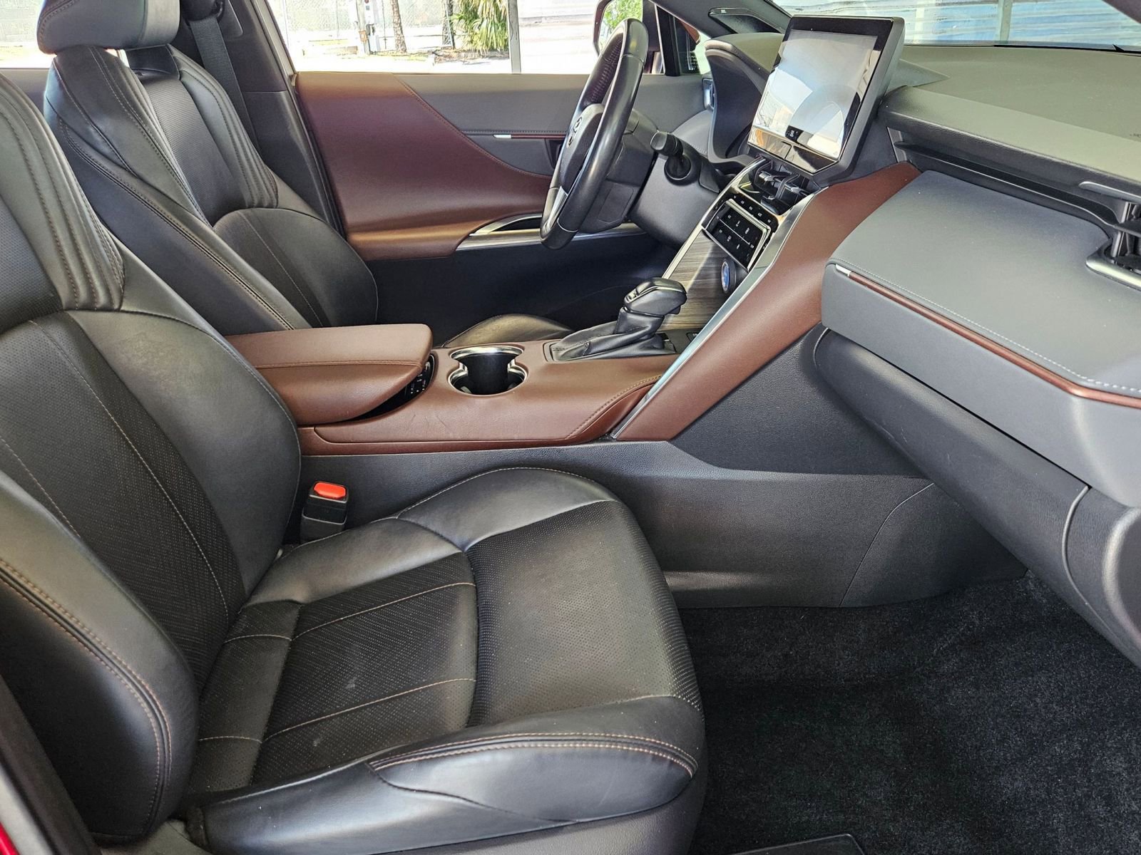 Used 2021 Toyota Venza Limited w/ Advanced Technology Package AWD/4WD image 29