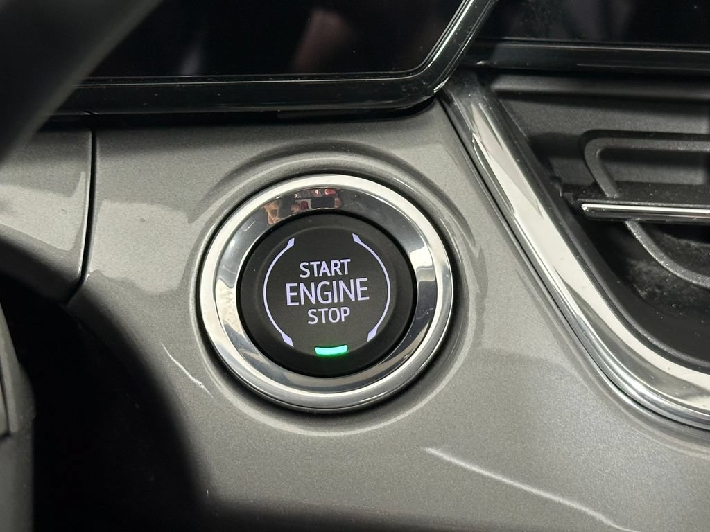 Used 2024 Chevrolet Trax LT FWD image 22