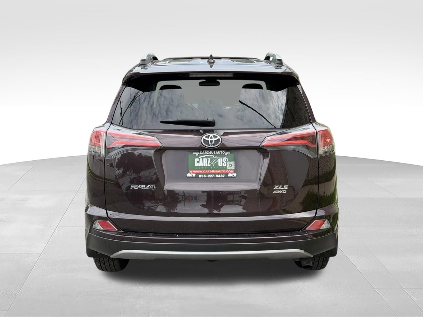 Used 2018 Toyota RAV4 XLE AWD/4WD image 6