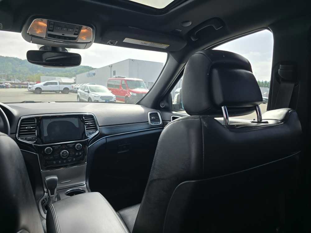 Used 2019 Jeep Grand Cherokee Limited w/ Luxury Group II AWD/4WD image 14