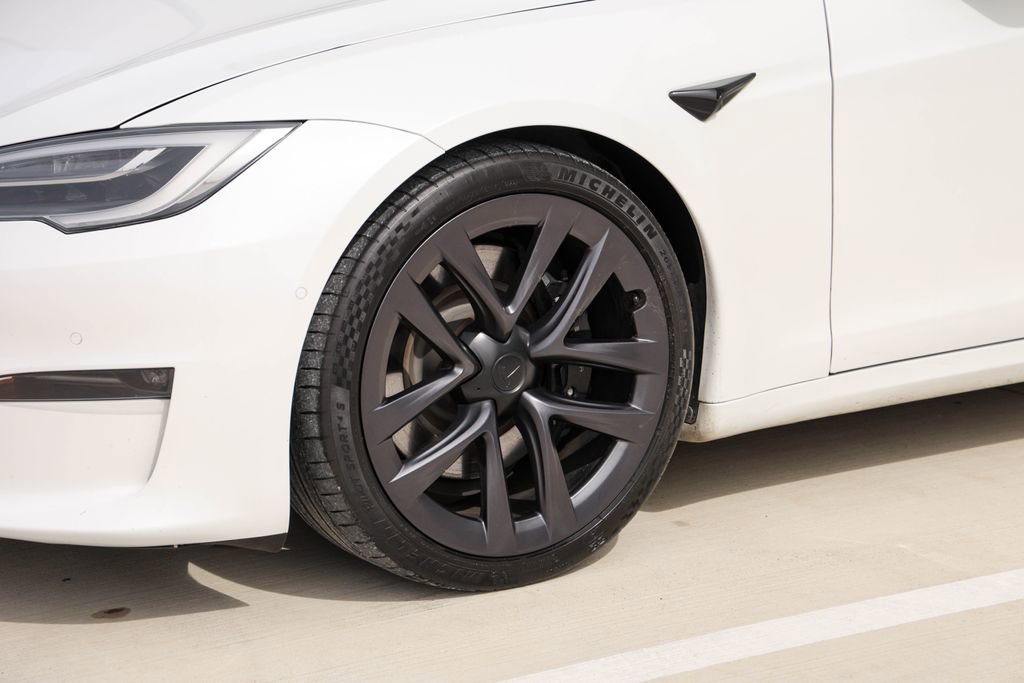 Used 2022 Tesla Model S Plaid image 32