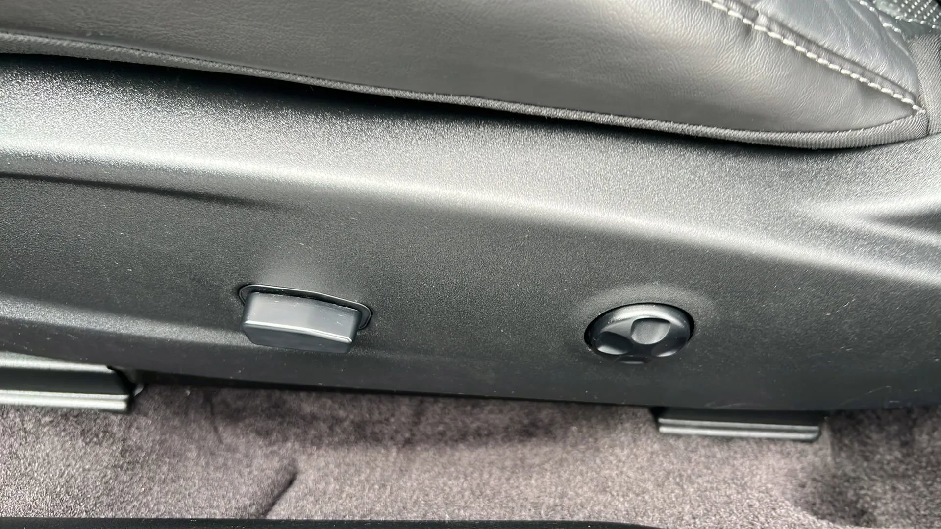 Used 2018 Dodge Challenger GT w/ Driver Convenience Group image 14