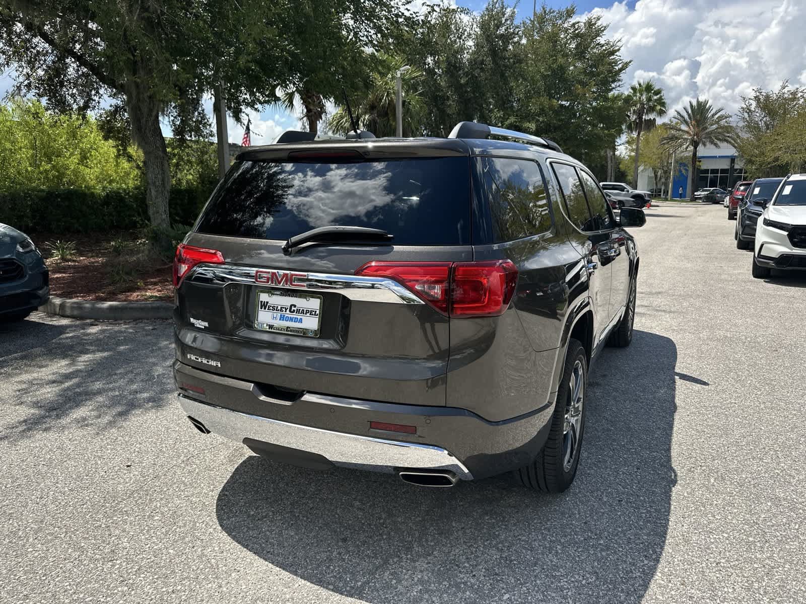 Used 2019 GMC Acadia Denali w/ Technology Package FWD image 6