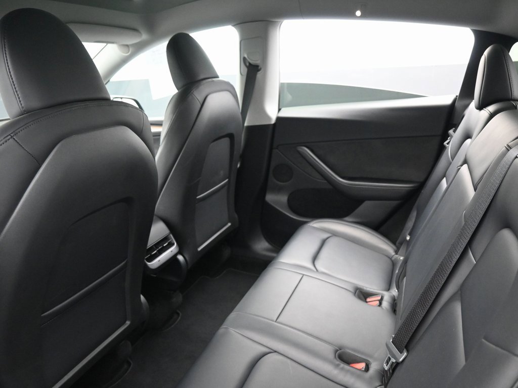 Used 2025 Tesla Model Y Long Range image 29
