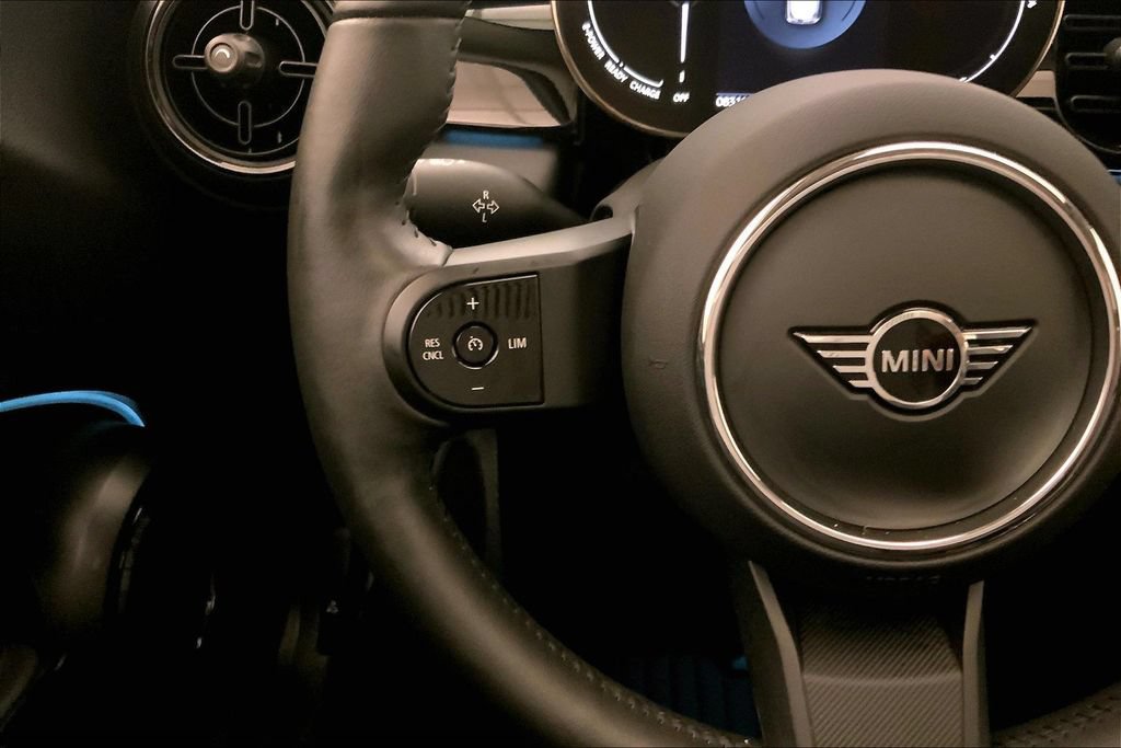 Certified 2024 MINI Cooper SE FWD image 18