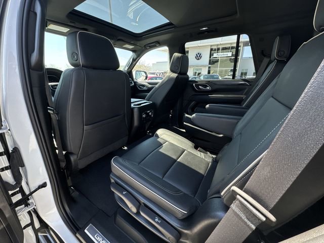 Certified 2023 GMC Yukon SLT w/ SLT Luxury Package AWD/4WD image 22