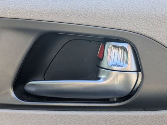 Used 2023 Chrysler Pacifica Touring-L image 36