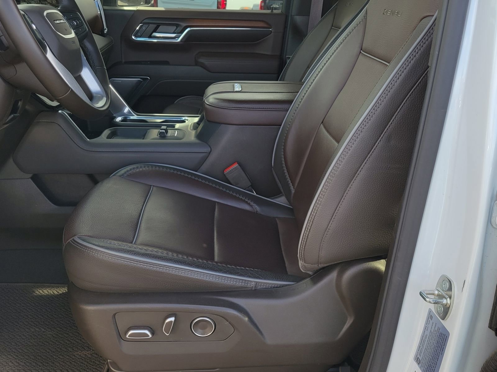 Used 2024 GMC Sierra 2500 Denali w/ Denali Reserve Package image 6