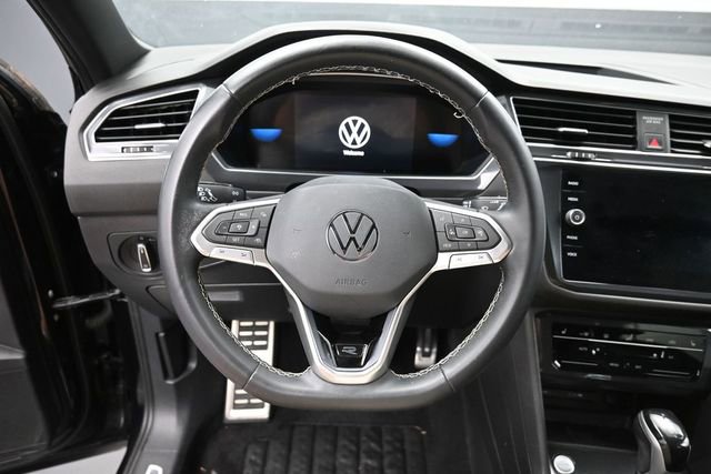 Used 2023 Volkswagen Tiguan SE R-Line FWD image 16