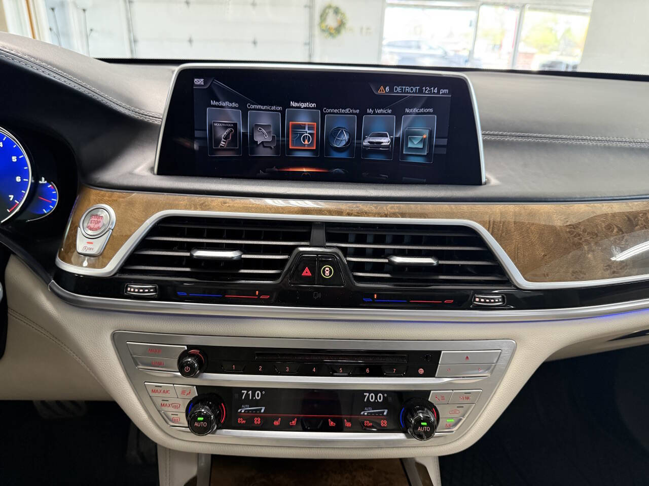 Used 2017 BMW 750i xDrive AWD/4WD image 16