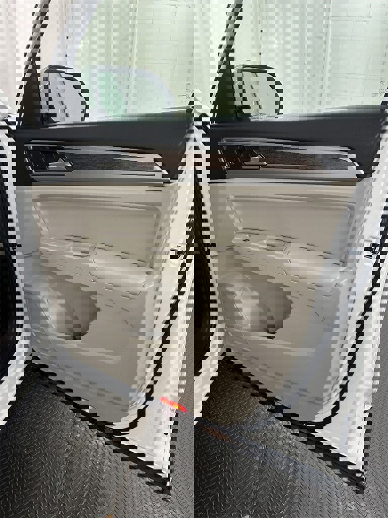 Used 2019 Volkswagen Atlas SEL Premium image 39