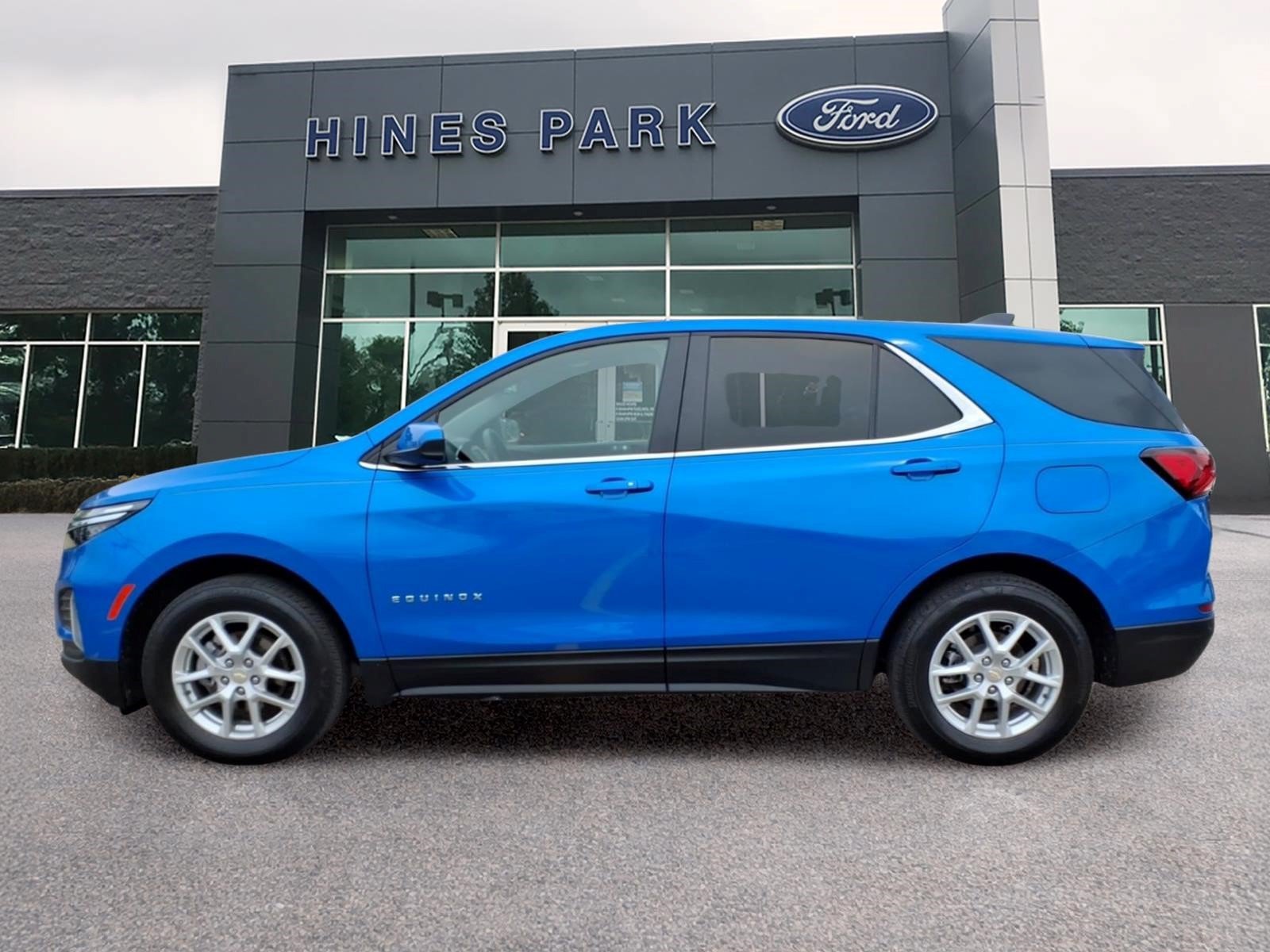 Used 2024 Chevrolet Equinox LT AWD/4WD image 4