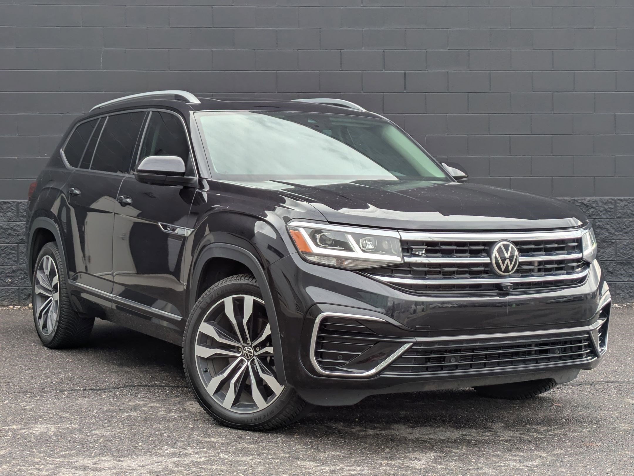 Used 2022 Volkswagen Atlas SEL Premium image 3