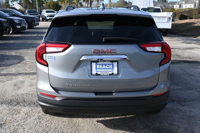 Used 2023 GMC Terrain SLE w/ Driver Convenience Package image 4