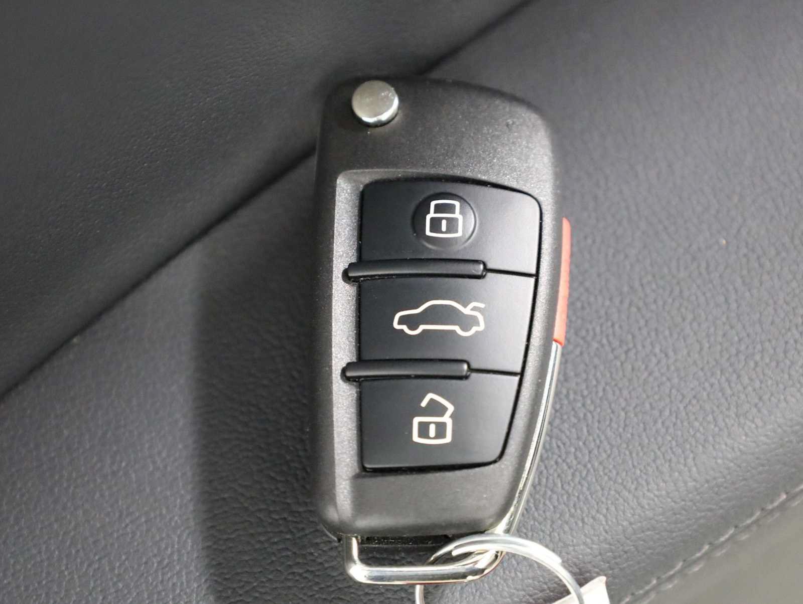 Certified 2025 Audi Q3 2.0T Premium w/ Convenience Package AWD/4WD image 40