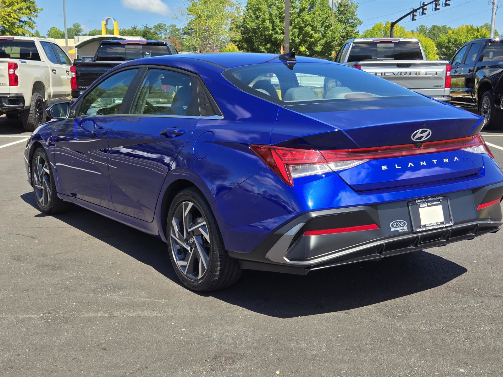 Used 2025 Hyundai Elantra SEL FWD image 11