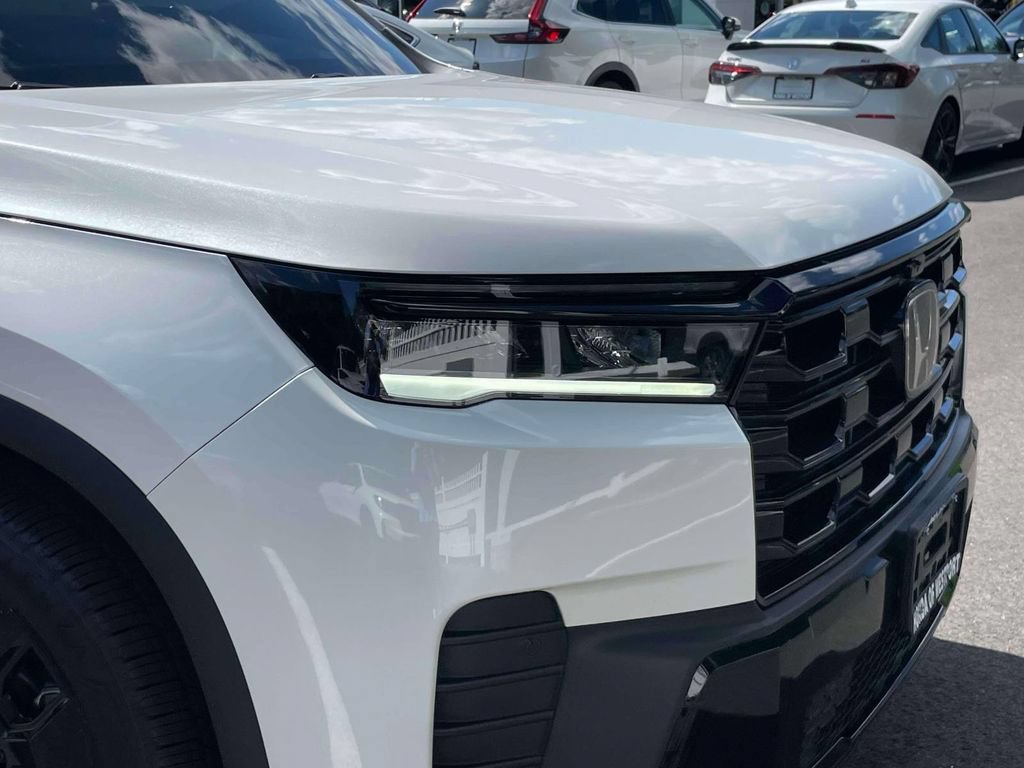Certified 2026 Honda Pilot Black Edition image 9